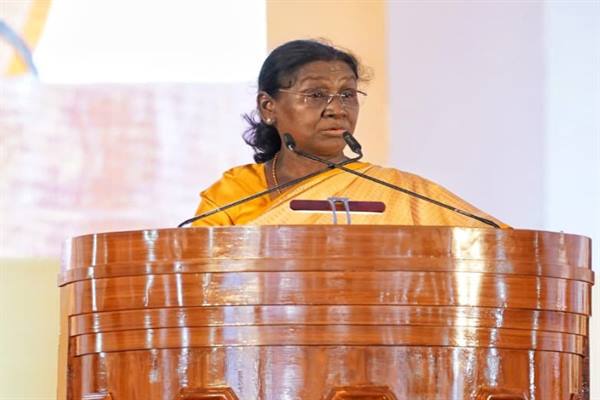 सिकल सेल उन्मूलन अभियान: राष्ट्रपति ने समय से पहले राष्ट्रीय स्क्रीनिंग लक्ष्य पूरा होने पर देश को सराहा, मध्य प्रदेश के प्रयासों को दी शाबाशी