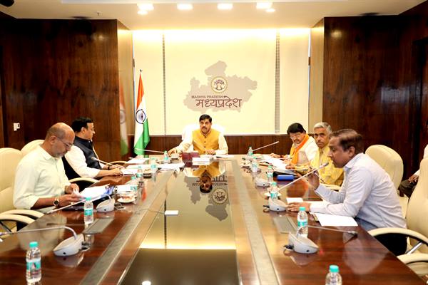 मध्य प्रदेश में उच्च शिक्षा के विस्तार और गुणवत्ता पर जोर: मुख्यमंत्री डॉ. मोहन यादव ने दिए नए रोजगारपरक पाठ्यक्रम और शिफ्ट व्यवस्था शुरू करने के निर्देश