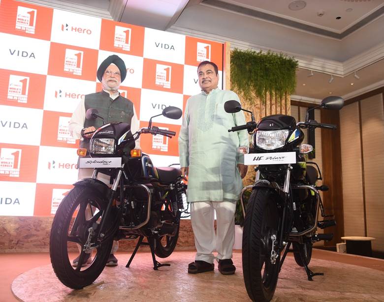 प्रदूषण और आयात पर निर्भरता घटाएगी फ्लेक्स-फ्यूल तकनीक, नितिन गडकरी ने लॉन्च की देश की पहली खास मोटरसाइकिल