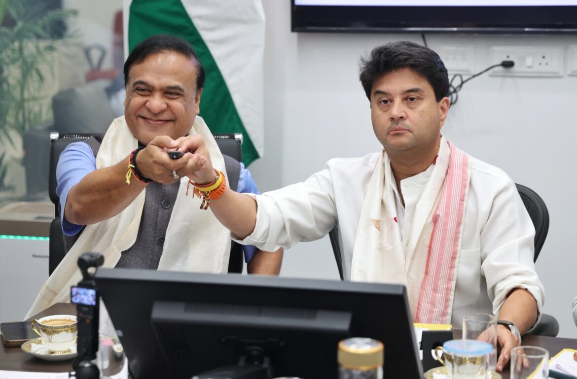 असम के पारंपरिक मुगा सिल्क को वैश्विक मंच पर लाने के लिए ‘मिशन सेनेहजोरी’ की शुरुआत