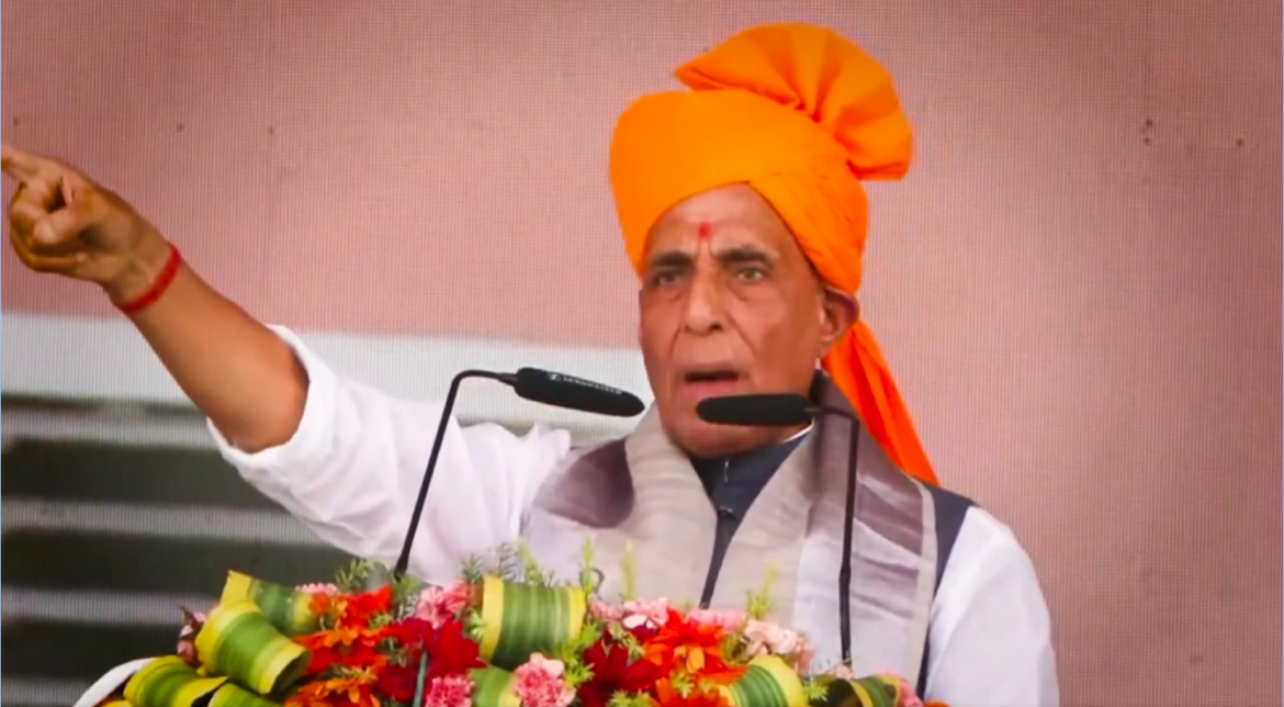आगरा में रक्षा मंत्री ने किया महाराणा प्रताप की प्रतिमा का अनावरण, पाकिस्तान को दी सख्त चेतावनी