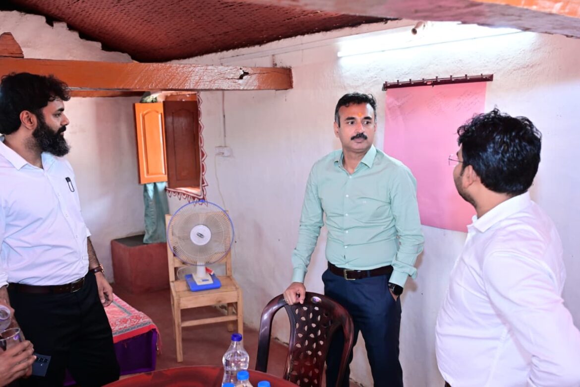 प्रभारी सचिव श्री अंकित आनंद ने केरे गांव के होमस्टे का किया अवलोकन