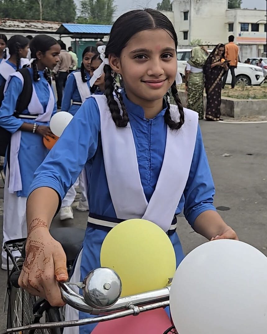 सरस्वती साइकिल योजना से वैष्णवी के सपनों को मिली नई उड़ान