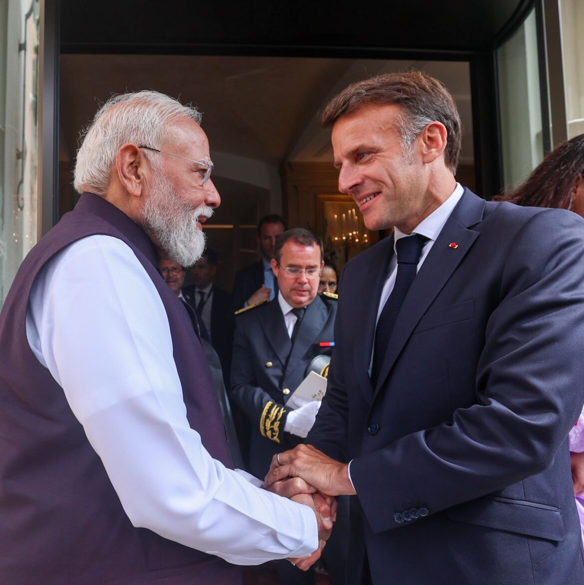 नीस में पीएम मोदी और राष्ट्रपति मैक्रों की मुलाकात, ‘भारत इनोवेट्स 2026’ के जरिए द्विपक्षीय तकनीकी सहयोग को मजबूत करने पर बल