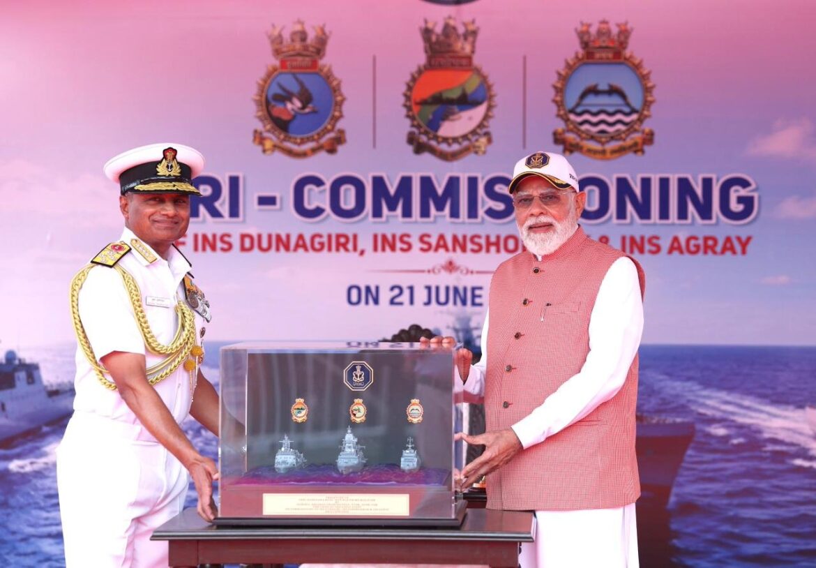 समुद्री सुरक्षा में आत्मनिर्भरता की नई मिसाल: पीएम मोदी ने आईएनएस दूनागिरी, संशोधक और अग्रय देश को सौंपे
