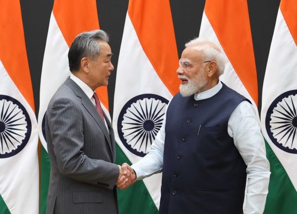 नई दिल्ली में प्रधानमंत्री मोदी से मिले चीनी विदेश मंत्री वांग यी, आपसी विश्वास और द्विपक्षीय सहयोग मजबूत करने पर दिया जोर