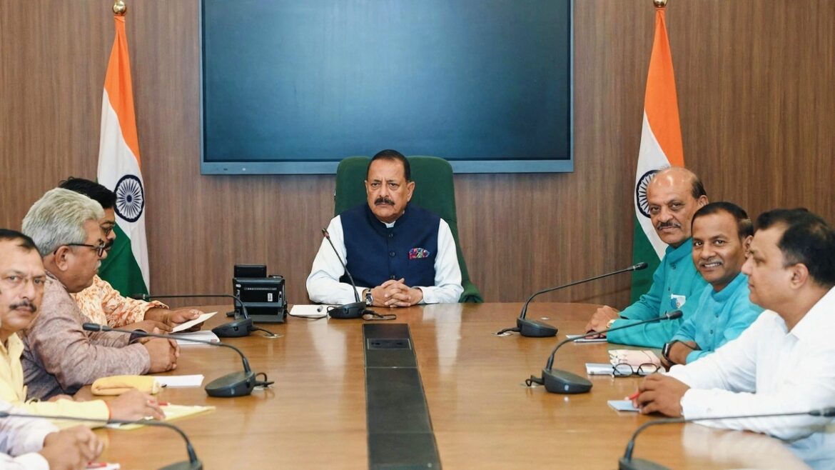 सरकारी कर्मचारियों के मुद्दों पर सतत संवाद के लिए केंद्र सरकार पूरी तरह प्रतिबद्ध: डॉ. जितेंद्र सिंह