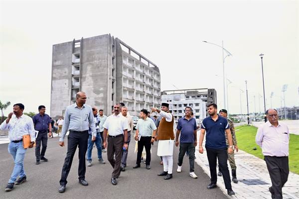 नाथुबरखेड़ा स्पोर्ट्स कॉम्पलेक्स के प्रथम चरण का जल्द होगा लोकार्पण, मंत्री विश्वास सारंग ने लिया तैयारियों का जायजा