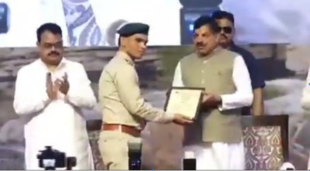 वन्यजीव अपराधों पर प्रभावी नियंत्रण के लिए वनरक्षक संदीप तौहेल सम्मानित, एसटीएसएफ जबलपुर इकाई में हैं तैनात