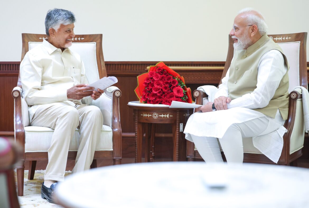 भोगापुरम अंतरराष्ट्रीय हवाई अड्डे का उद्घाटन: सीएम चंद्रबाबू नायडू ने संसद भवन में पीएम मोदी को दिया निमंत्रण