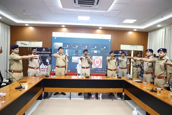 इंदौर पुलिस का नया विश्व कीर्तिमान: 1.75 लाख से अधिक लोगों ने ली नशामुक्ति की ई-शपथ