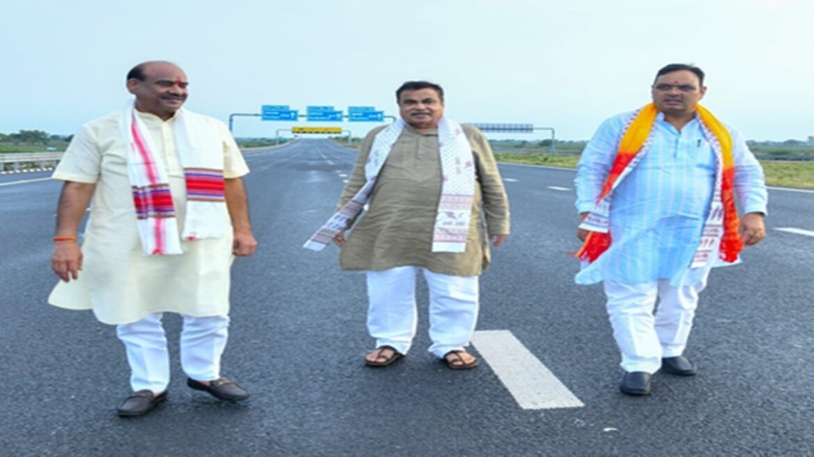 दिल्ली-मुंबई कॉरिडोर पर सुरक्षा और यातायात प्रबंधन सख्त होगा, केंद्रीय मंत्री गडकरी ने मुख्यमंत्री संग किया जमीनी निरीक्षण