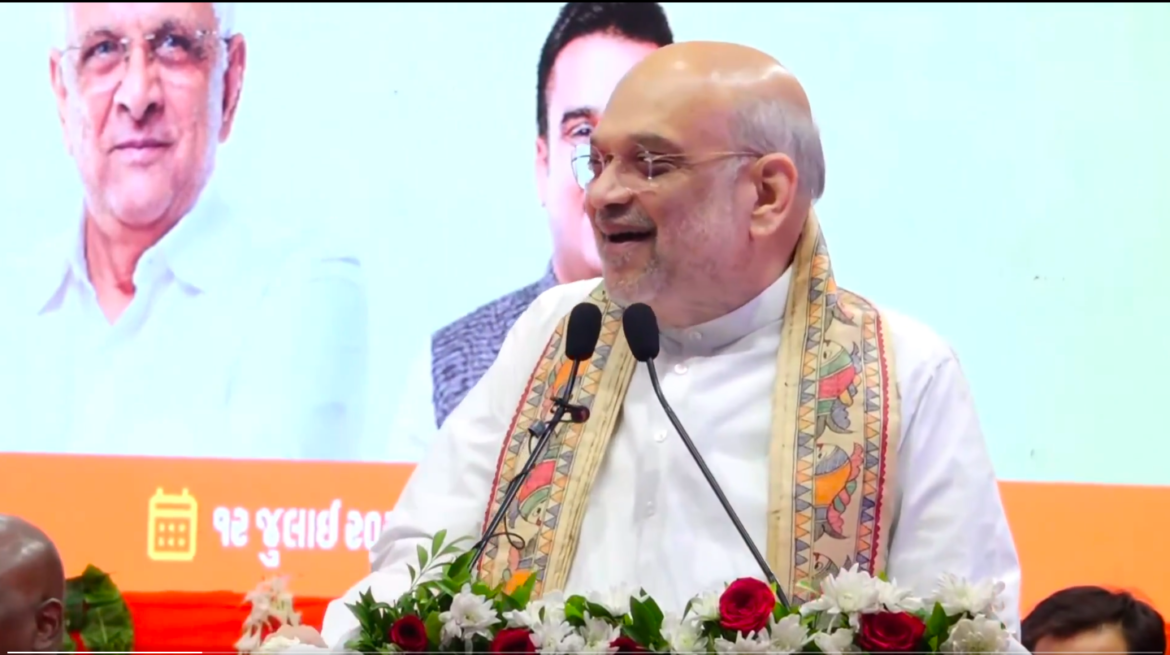 अहमदाबाद में केंद्रीय गृह मंत्री अमित शाह ने किया वृक्षारोपण अभियान का आगाज, 405 करोड़ रुपये की विकास परियोजनाओं की दी सौगात
