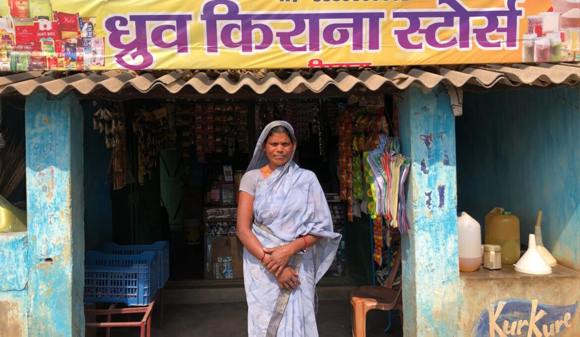 स्व-सहायता समूह ने बदली पूनम देवी की जिंदगी, ‘लखपति दीदी’ बनकर बनीं महिलाओं के लिए प्रेरणा