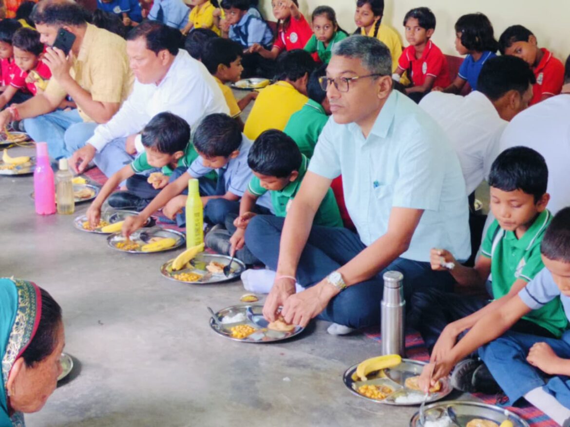 500 विद्यालयों में पोषण, पर्यावरण और सहभागिता का संगम, बैगलेस डे पर सूरजपुर की अनूठी पहल