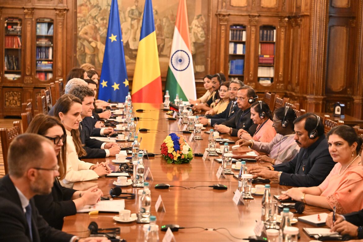 राष्ट्रपति द्रौपदी मुर्मु और रोमानियाई समकक्ष के बीच उच्चस्तरीय वार्ता; व्यापार को दोगुना करने तथा तीन महत्वपूर्ण समझौतों पर बनी सहमति