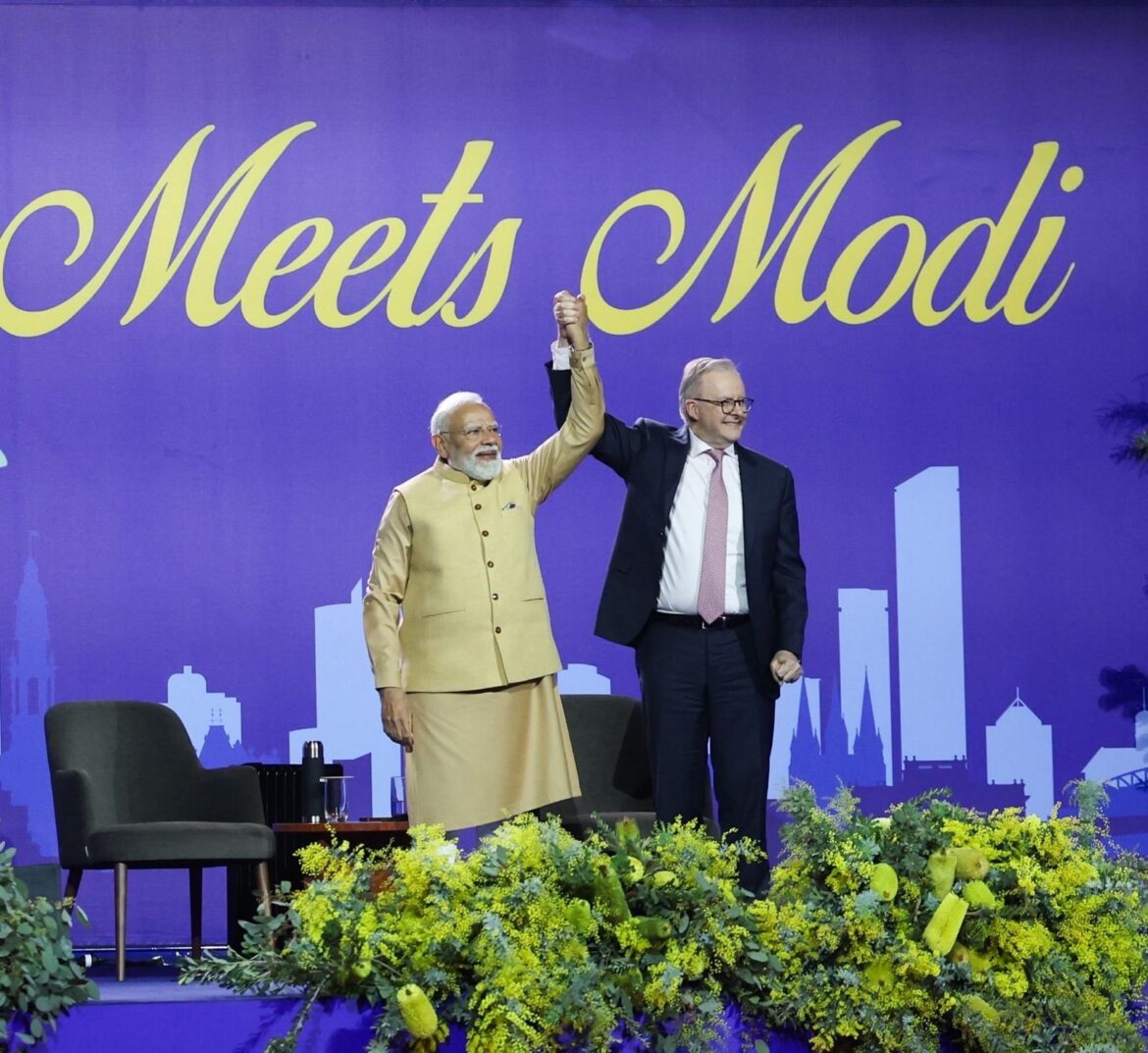 मेलबर्न में भव्य प्रवासी कार्यक्रम: पीएम अल्बनीज ने नरेंद्र मोदी को बताया ऑस्ट्रेलिया का सच्चा और आत्मीय मित्र
