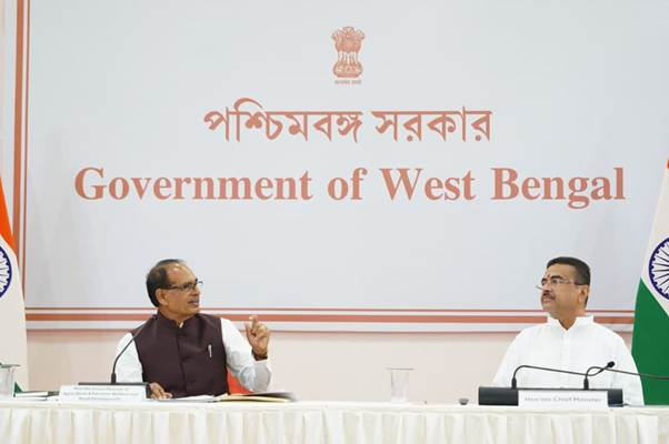 कोलकाता में केंद्रीय मंत्री शिवराज सिंह चौहान की उच्चस्तरीय बैठक; बंगाल के विकास के लिए अरबों की योजनाओं का एलान