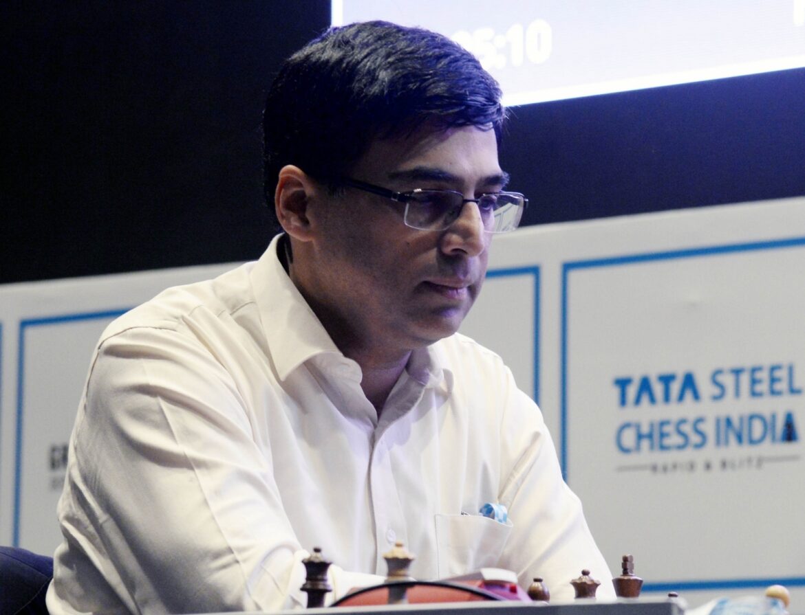 फिडे की कमान अब भारतीय शतरंज दिग्गज के हाथों में: यूरोपीय प्रतिबंधों के कारण विश्वनाथन आनंद ने संभाला अंतरिम अध्यक्ष का पद