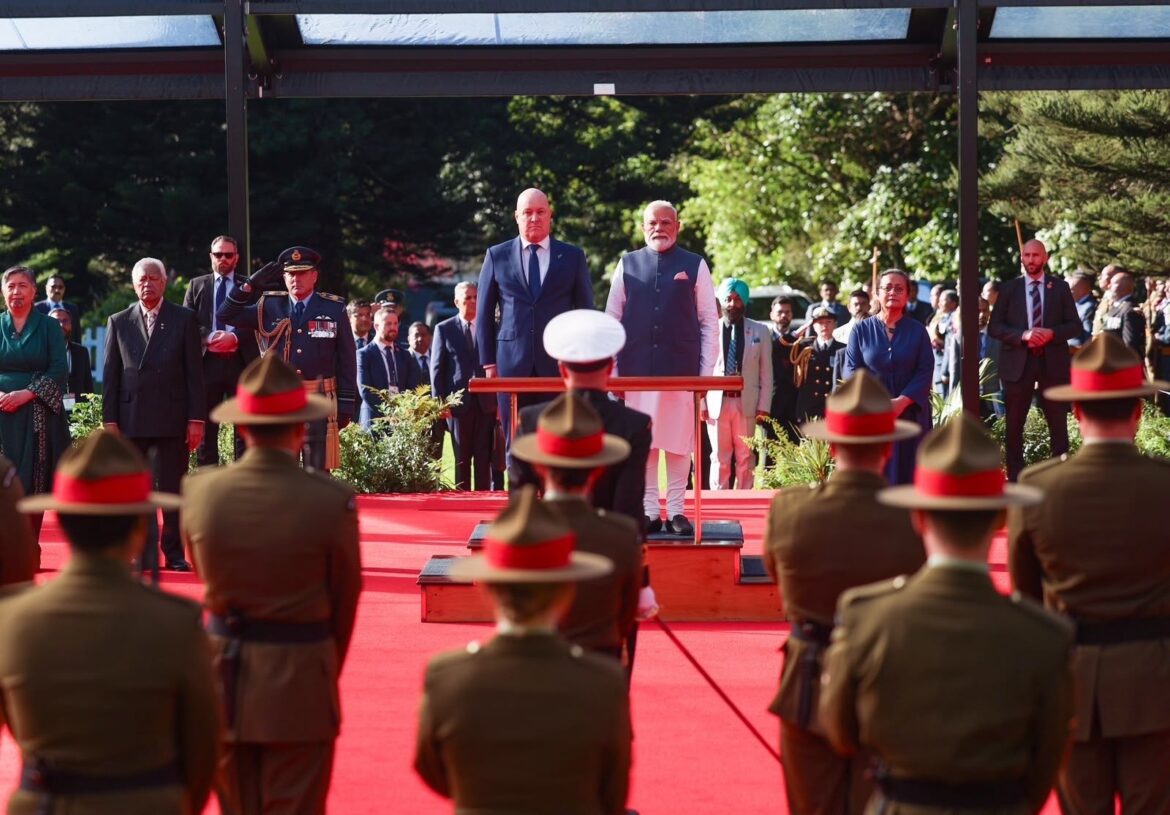 न्यूज़ीलैंड यात्रा: प्रधानमंत्री मोदी को गार्ड ऑफ ऑनर, पीएम लक्सन के साथ आज होगी उच्चस्तरीय बैठक