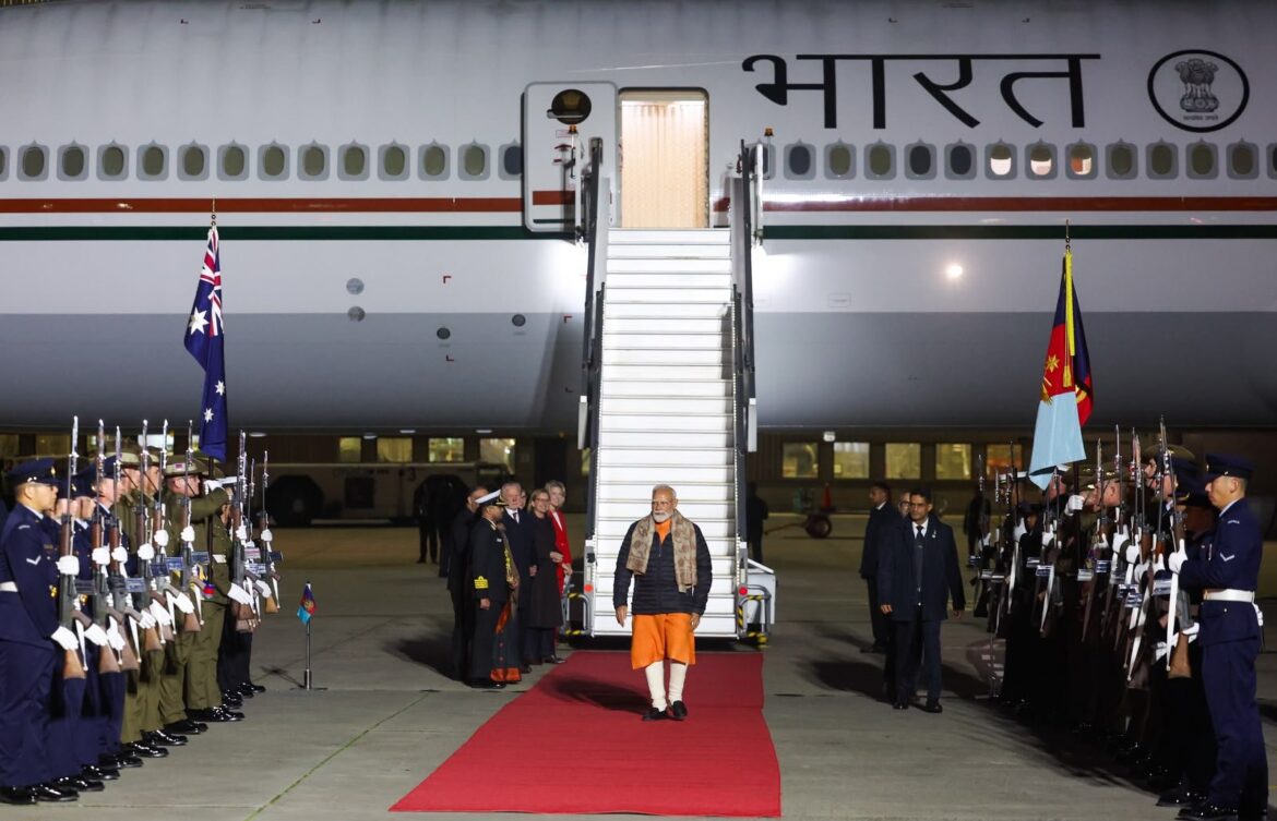 प्रधानमंत्री मोदी का ऑस्ट्रेलिया दौरा शुरू: मेलबर्न पहुंचे, द्विपक्षीय संबंधों और रणनीतिक साझेदारी को मजबूत करने पर रहेगा जोर