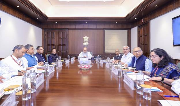 जनसांख्यिकीय बदलावों पर गठित उच्च स्तरीय समिति ने गृह मंत्री अमित शाह से की मुलाकात, जल्द रिपोर्ट सौंपने का निर्देश