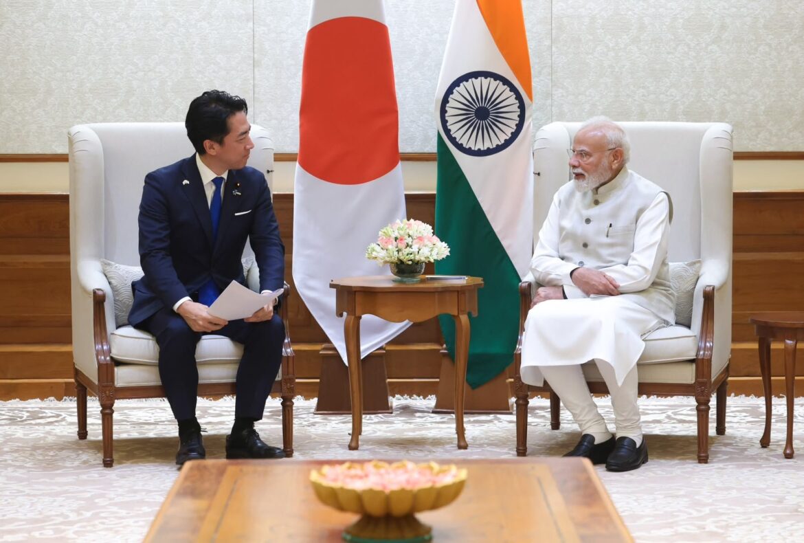 भारत-जापान रणनीतिक संबंधों को नई मजबूती देने पर पीएम मोदी और जापानी रक्षा मंत्री के बीच चर्चा