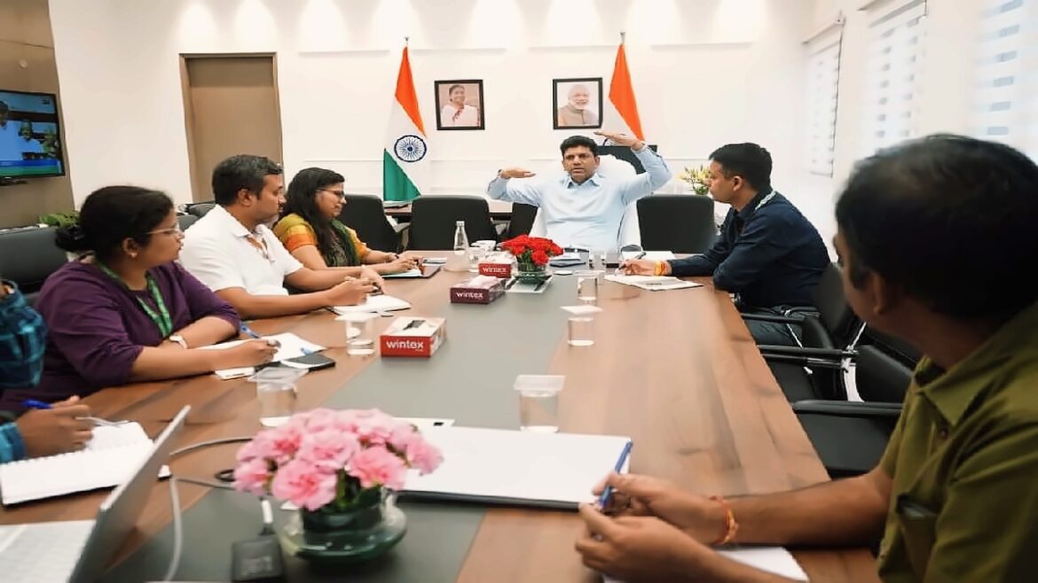 डीडीयू-जीकेवाई 2.0 की समीक्षा: केंद्रीय राज्य मंत्री डॉ. पेम्मासानी चंद्रशेखर ने समयबद्ध प्रशिक्षण और रोजगार पर दिया जोर