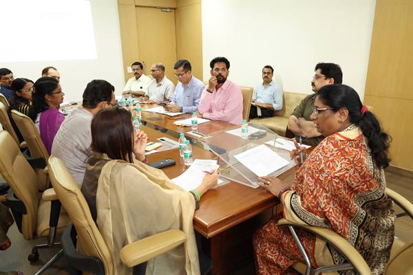 महिला एवं बाल विकास विभाग की समीक्षा बैठक: कागजी प्रगति पर रोक, 15 दिनों में नीतिगत सुधार के आदेश