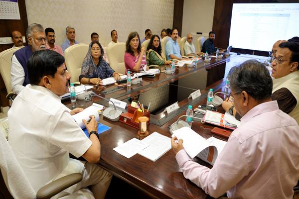 पंचायतों के सशक्तिकरण और इंफ्रास्ट्रक्चर विकास के लिए कार्य योजना तैयार करने के निर्देश, सीएम मोहन यादव ने की ग्रामीण योजनाओं की समीक्षा