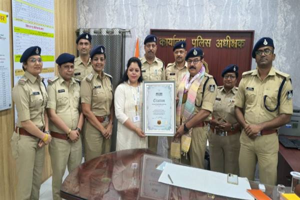 जीआरपी इंदौर की बड़ी उपलब्धि: नशामुक्ति के लिए 16 रेलवे स्टेशनों पर बनी मानव श्रृंखला ‘वर्ल्ड बुक ऑफ रिकॉर्ड्स’ में दर्ज