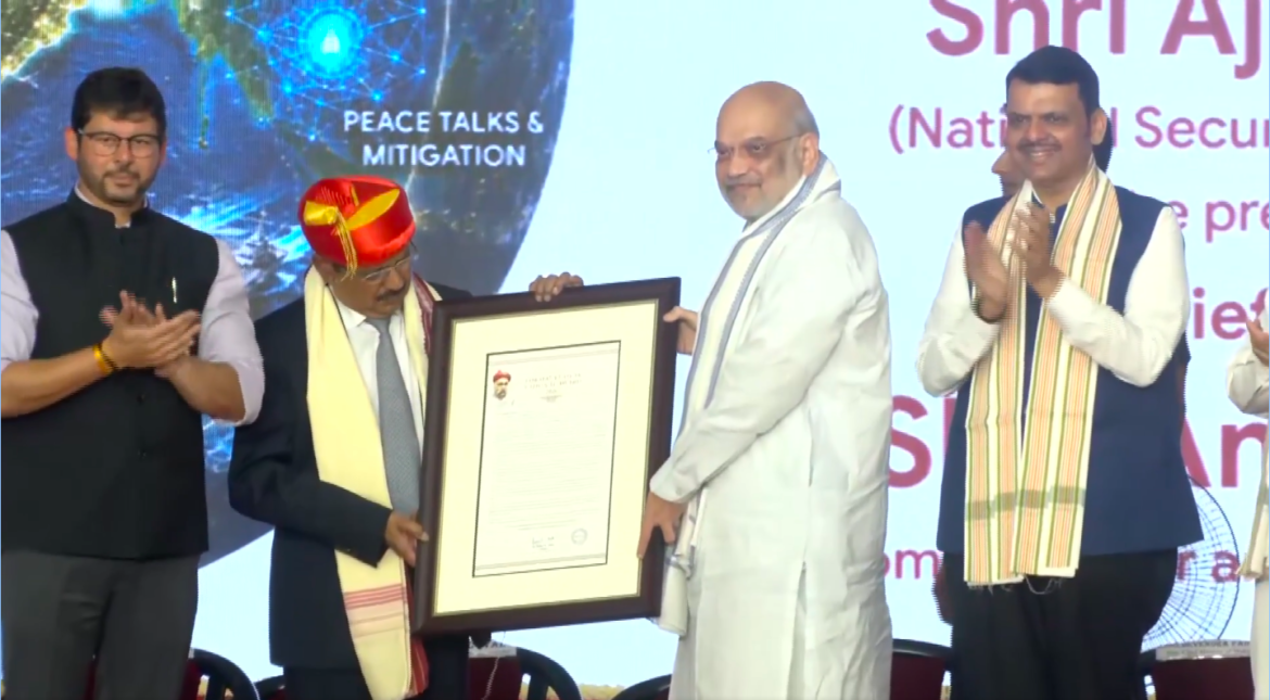 राष्ट्रीय सुरक्षा में उत्कृष्ट योगदान के लिए NSA अजीत डोभाल ‘लोकमान्य तिलक राष्ट्रीय पुरस्कार’ से सम्मानित, केंद्रीय गृह मंत्री अमित शाह ने सौंपा मेडल