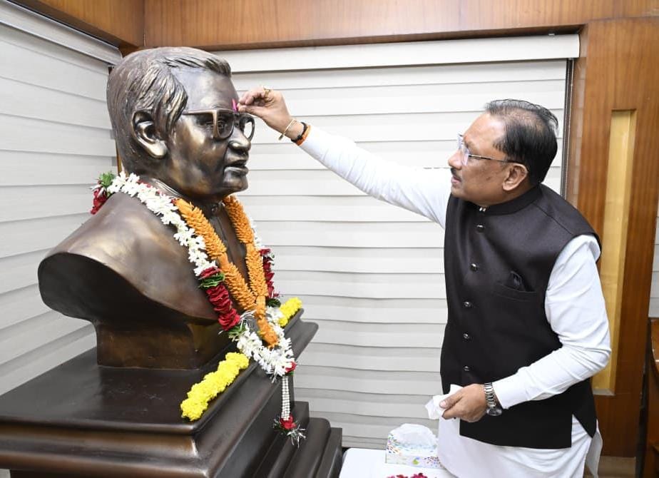 अटल जी के संकल्प और दूरदर्शी नेतृत्व ने छत्तीसगढ़ को दी नई पहचान, सुशासन और अंत्योदय की राह पर आगे बढ़ रहा प्रदेश : मुख्यमंत्री श्री साय