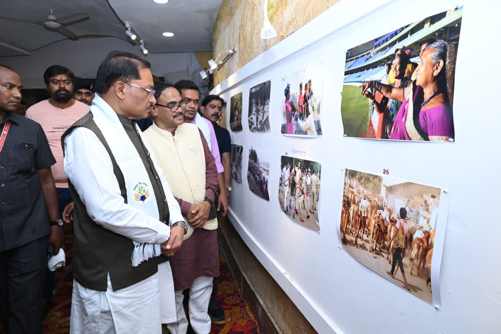 तस्वीरों ने ताजा कीं मुख्यमंत्री श्री विष्णुदेवसाय की पुरानी यादें : मुख्यमंत्री श्री विष्णुदेव साय ‘दृश्य संवाद 2026’ के समापन समारोह में हुए शामिल