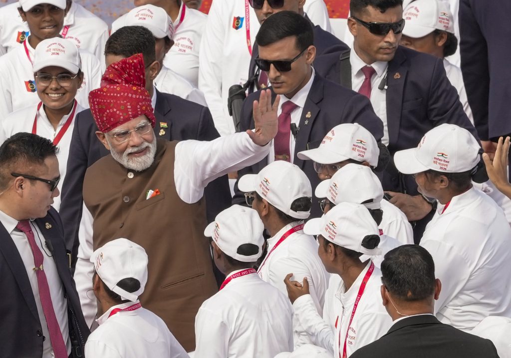 लाल किले से पीएम मोदी का युवाओं को संदेश: बड़े सपने देखें, संसाधनों की कमी नहीं होने देगी सरकार