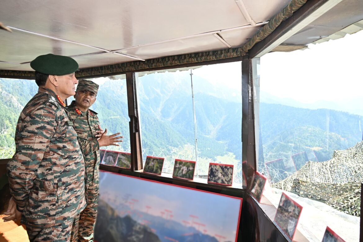 सेना प्रमुख ने परखी चिनार कोर की युद्धक तत्परता, तंगधार में ‘ऑपरेशन दृष्टि’ शिविर का लिया जायजा