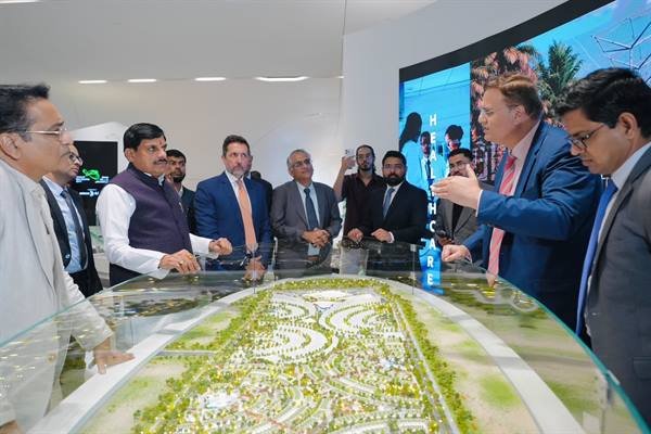 शारजाह: मुख्यमंत्री डॉ. मोहन यादव ने किया बी-आह मुख्यालय का दौरा, मध्यप्रदेश में वेस्ट-टू-एनर्जी और स्मार्ट इंफ्रास्ट्रक्चर के लिए निवेश आमंत्रित