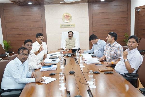 भोपाल-इंदौर और उज्जैन-झालावाड़ एक्सप्रेसवे के काम में लाएं तेजी, शहपुरा टोल वसूली अस्थाई रूप से बंद: लोक निर्माण मंत्री