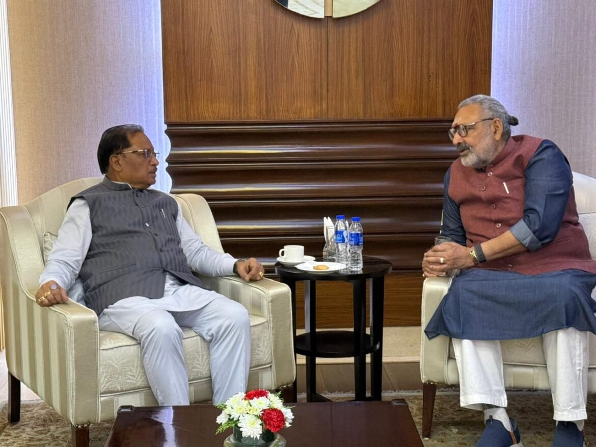 छत्तीसगढ़ में टेक्सटाइल उद्योग को बढ़ावा देने पर CM साय की केंद्रीय मंत्री गिरिराज सिंह से मुलाकात