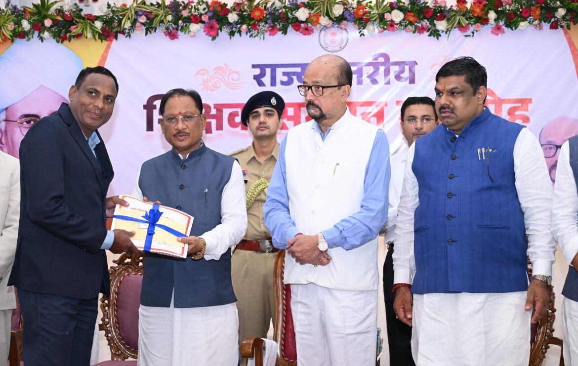 AI के युग में शिक्षक बनें विद्यार्थियों के मार्गदर्शक, तकनीक के विवेकपूर्ण उपयोग की दें सीख : राज्यपाल श्री डेका
