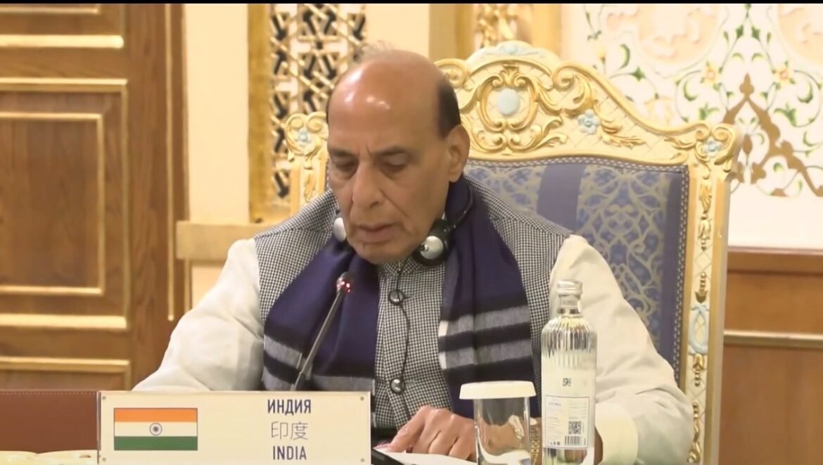 एससीओ मंच से रक्षा मंत्री राजनाथ सिंह का स्पष्ट संदेश: संप्रभुता का सम्मान और आतंकवाद का संपूर्ण उन्मूलन ही क्षेत्रीय स्थिरता की बुनियाद