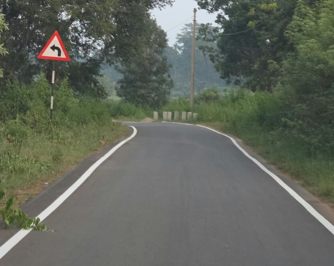 मुख्यमंत्री श्री विष्णु देव साय के नेतृत्व में जशपुर के सीमावर्ती गांवों में सड़क संपर्क को मिल रही मजबूती