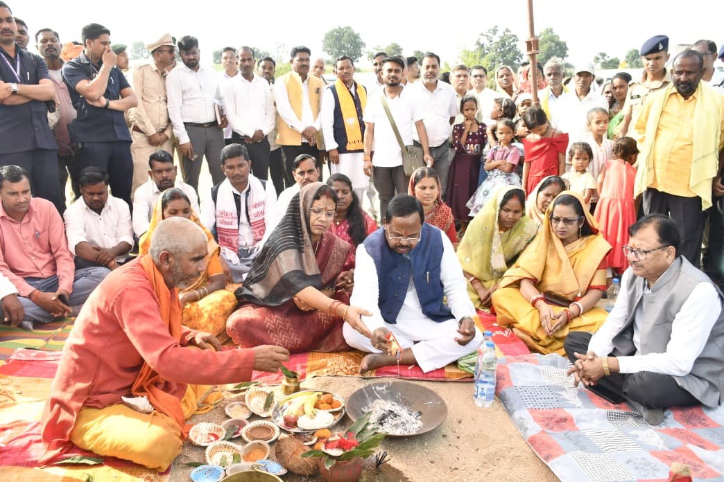 महाअष्टमी पर चलगली क्षेत्र को मंत्री श्री रामविचार नेताम का बड़ी सौगात मोरन नदी पर 5.91 करोड़ की लागत से बनेगा उच्चस्तरीय पुल