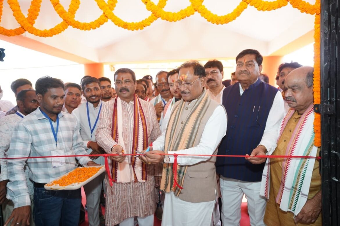 सुशासन और पारदर्शिता के साथ हर वर्ग तक शासन की योजनाओं का लाभ पहुंचाना हमारी प्राथमिकता : मुख्यमंत्री श्री साय